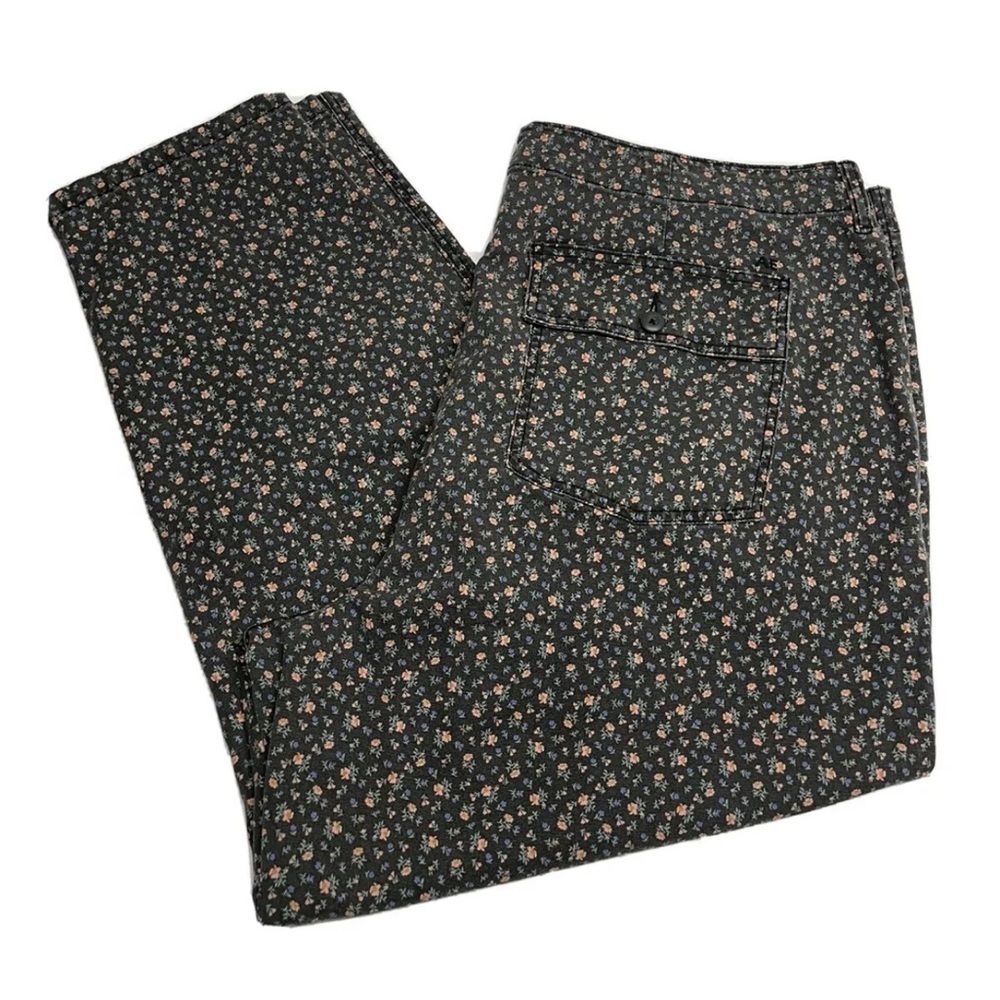 American Eagle flowered skinny jeans size 24 new with out the tag